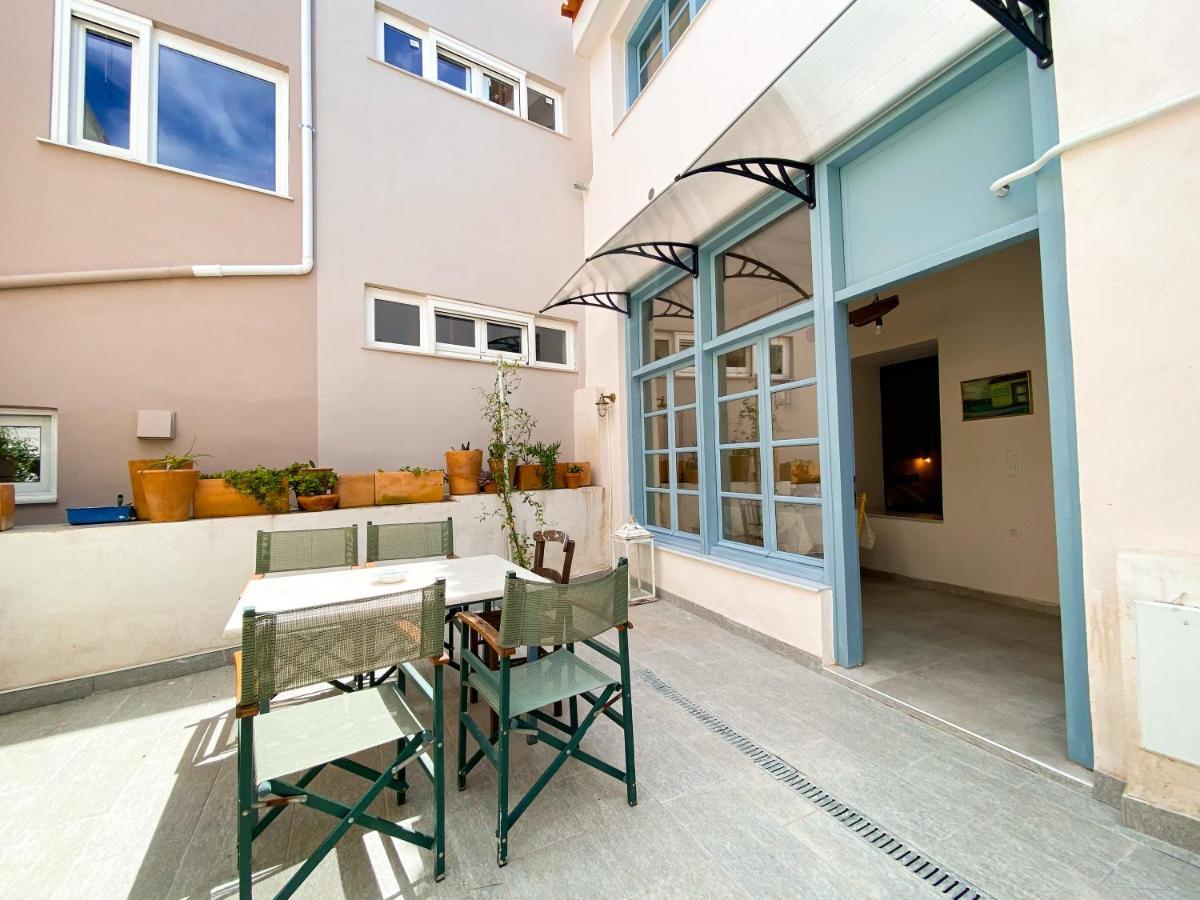 Apartment αυλή